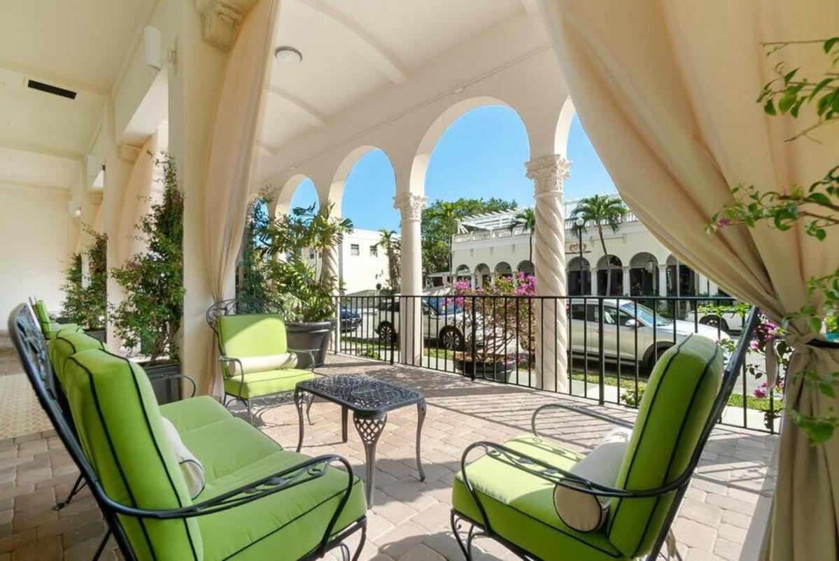 Renovated Studio In The Heart Of Palm Beach - Free Parking, Security Box Exterior photo