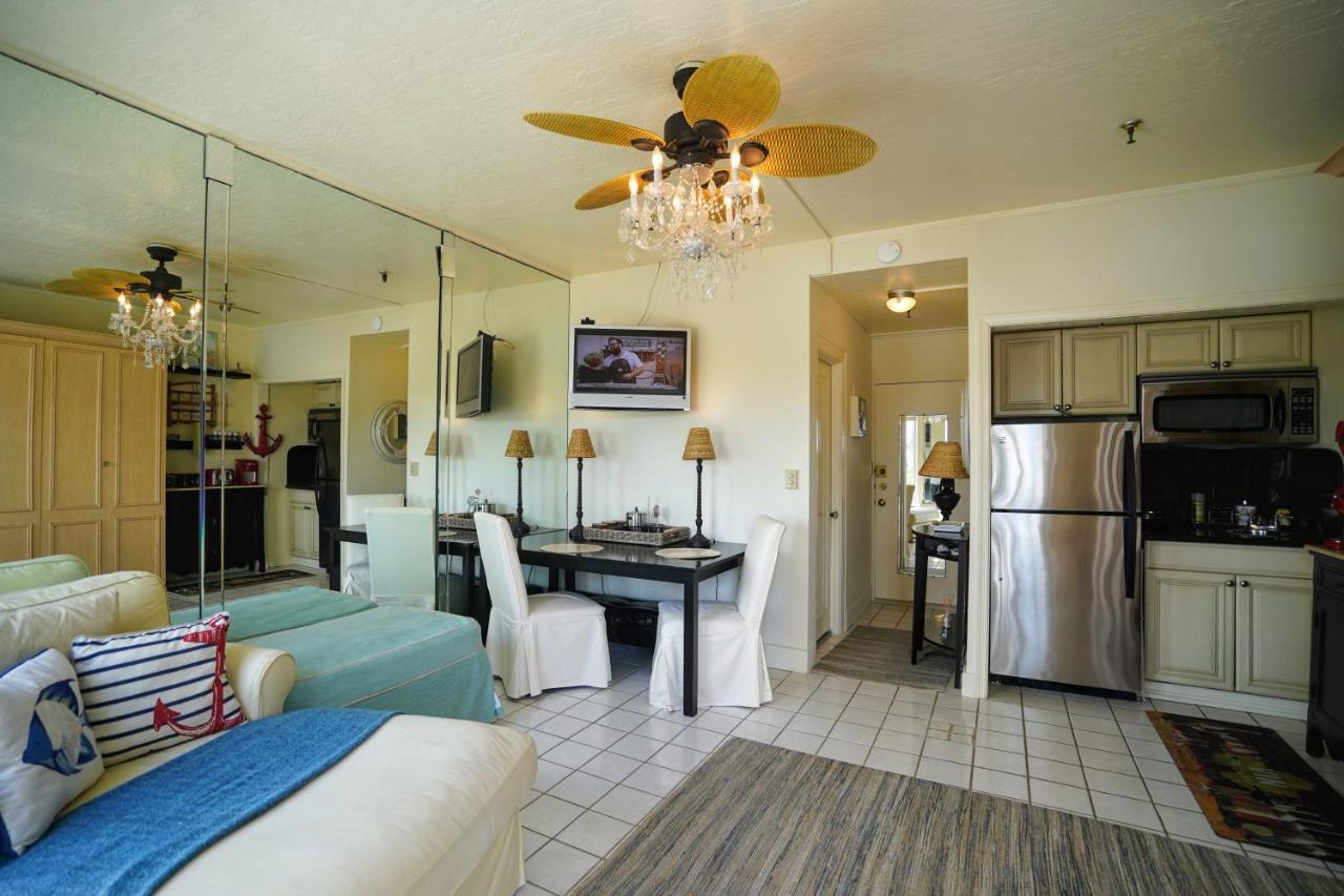 Renovated Studio In The Heart Of Palm Beach - Free Parking, Security Box Exterior photo